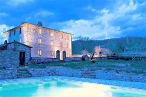 Grande Fattoria in Umbria con Piscina e sala Cinema